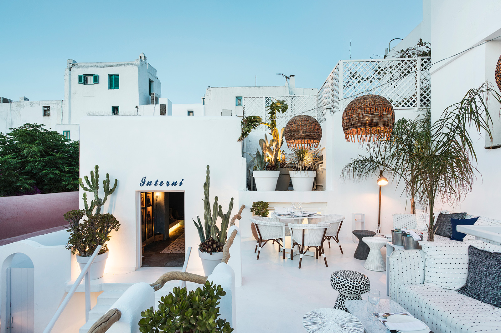 interni restaurant best dinner with music in center of mykonos